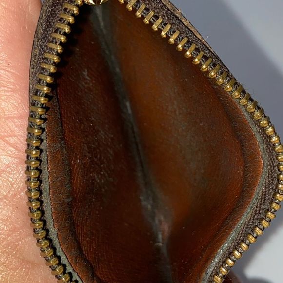 Louis Vuitton Brown and Gold Monogram Key Pouch - Picture 9 of 11